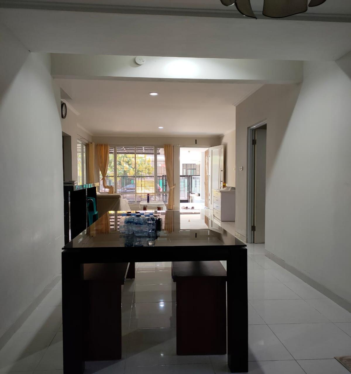 Rumah Dua Lantai Minimalis Modern Dalam Cluster - Foto 12