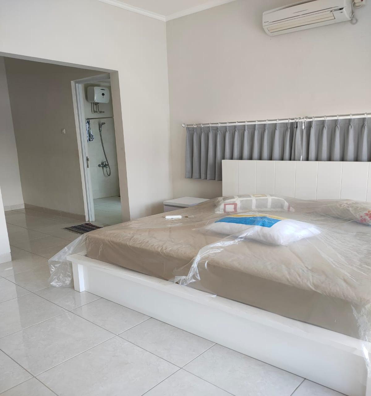 Rumah Dua Lantai Minimalis Modern Dalam Cluster - Foto 14