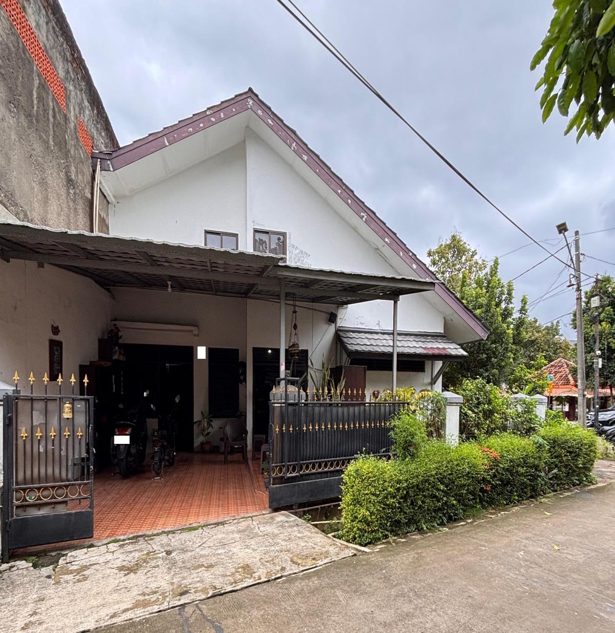 Rumah Hook Depan Taman Dijual – Bukit Pamulang Indah