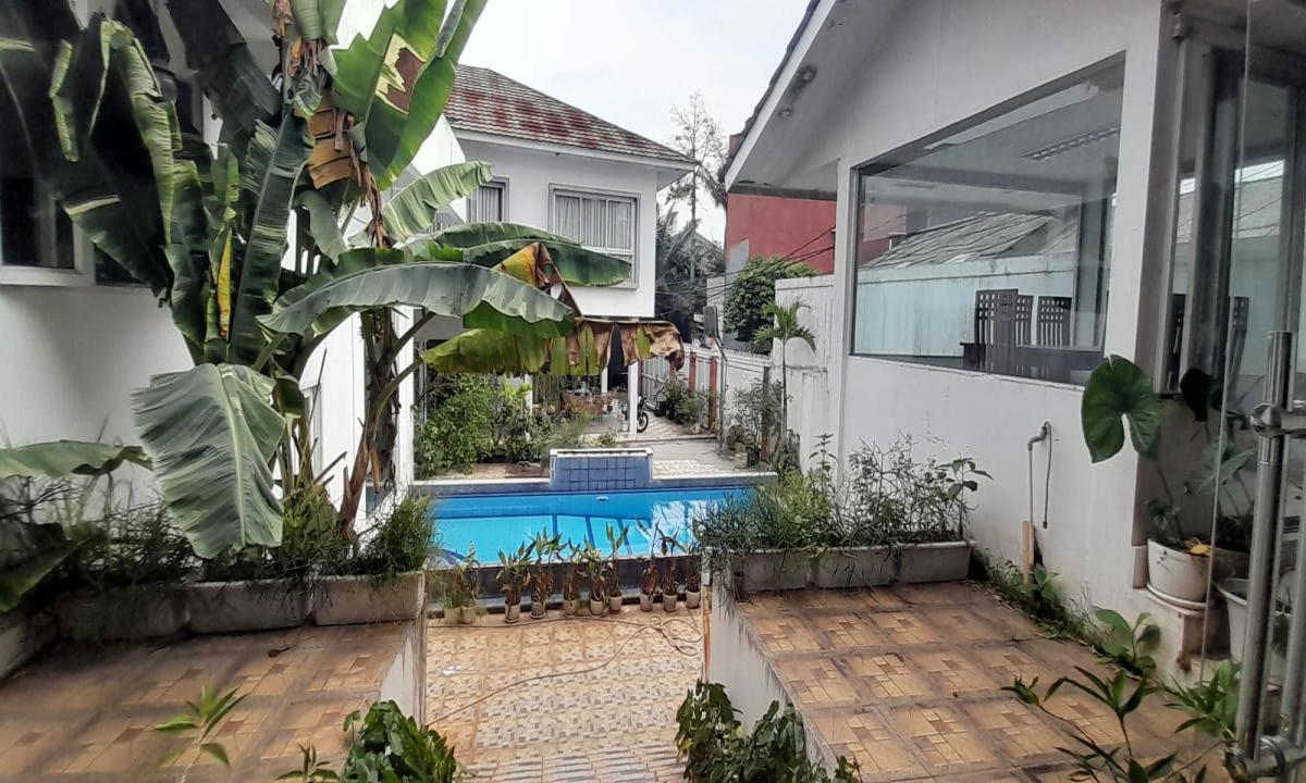 Rumah Luas Dan Mewah Dengan Private Pool Dijual Di Puri Hijau Town House, Ciputat - Foto 6