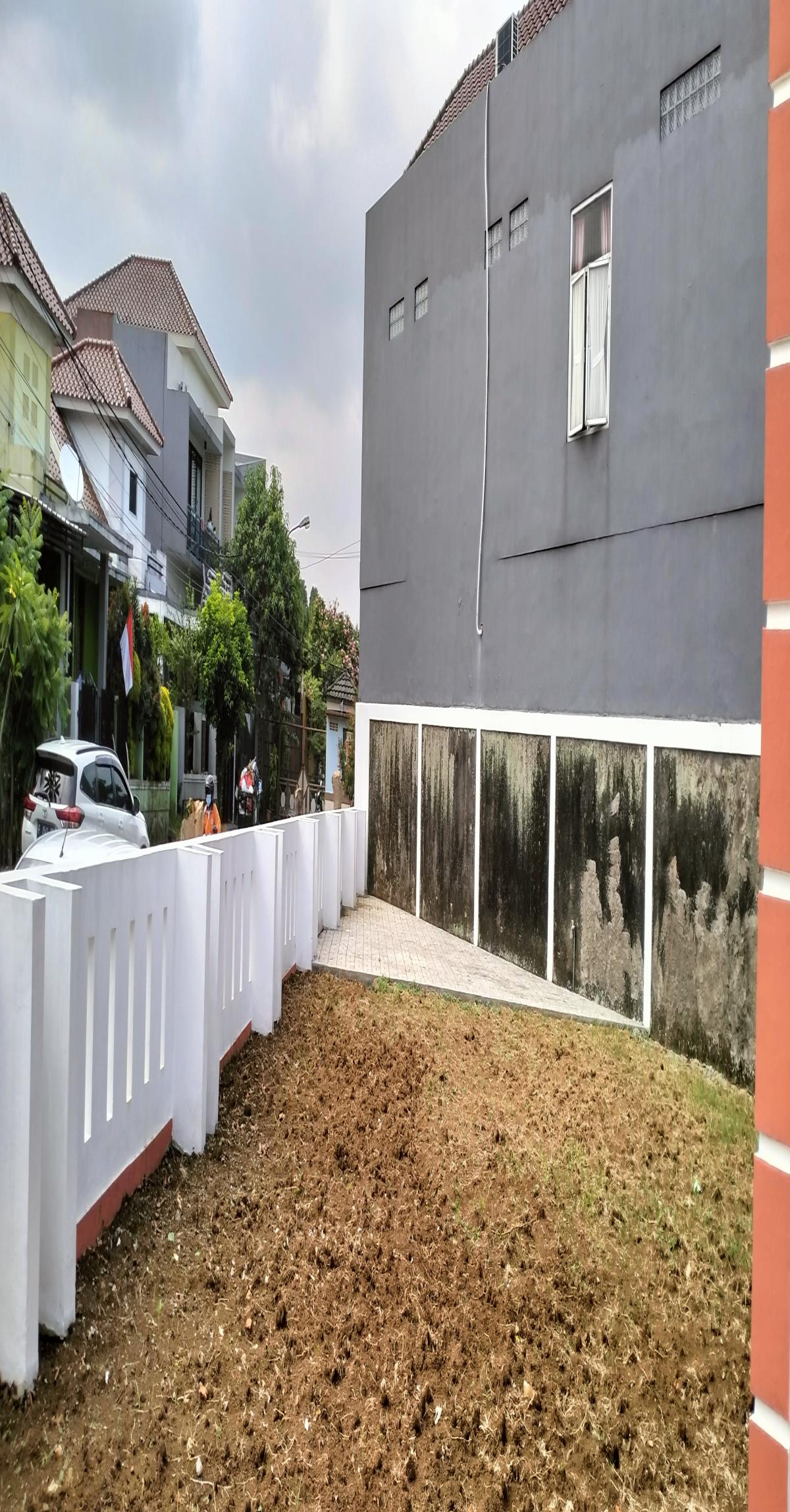 Rumah Asri Minimalis Dengan Taman Luas Hook Dalam Cluster - Foto 3