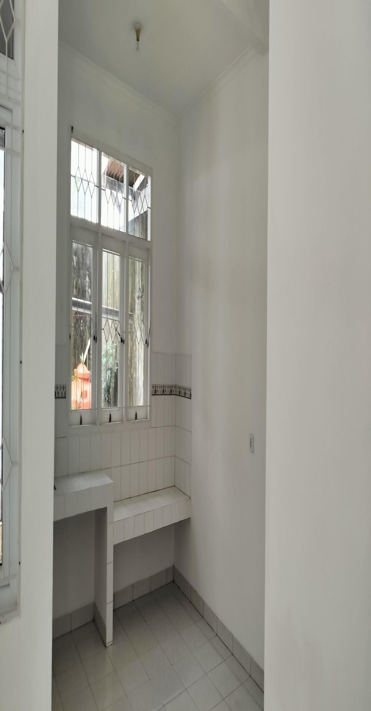 Rumah Asri Minimalis Dengan Taman Luas Hook Dalam Cluster - Foto 10