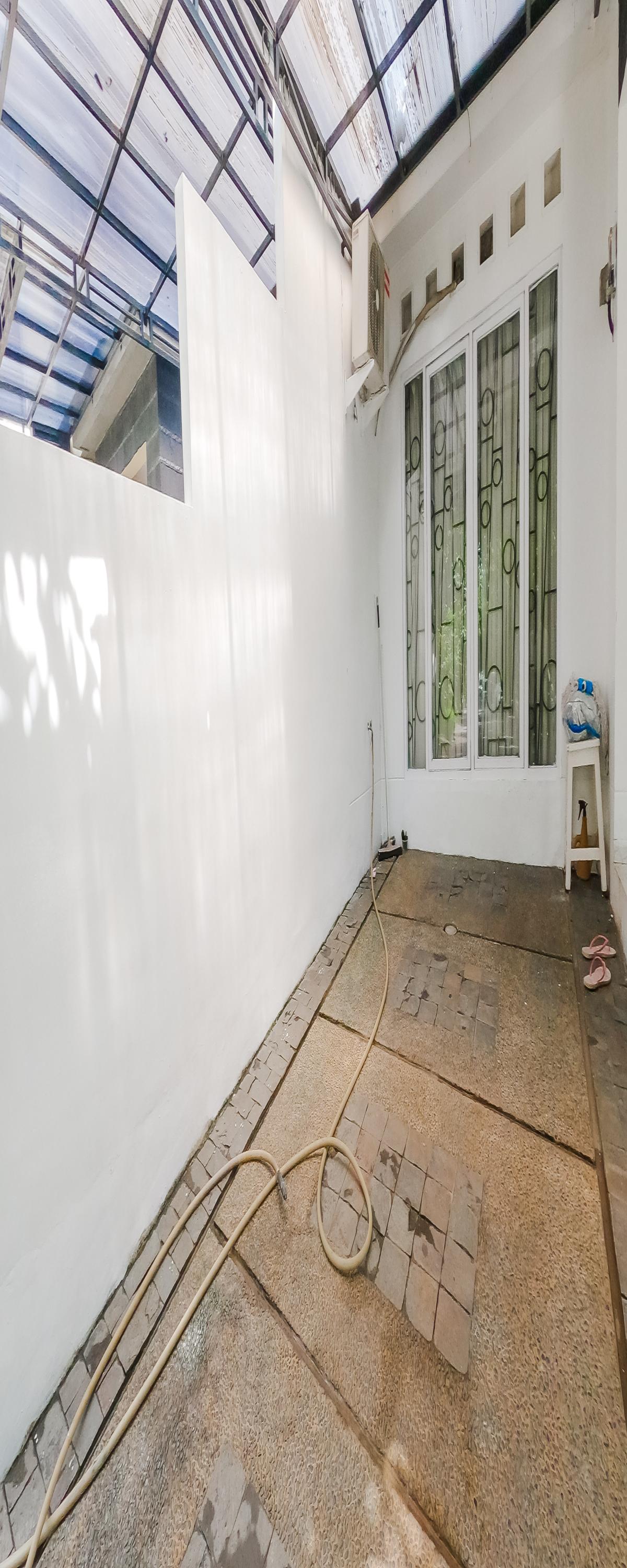 Rumah Hoek Luas 207m² Dijual Murah di Graha Raya Cluster Venice - Foto 7