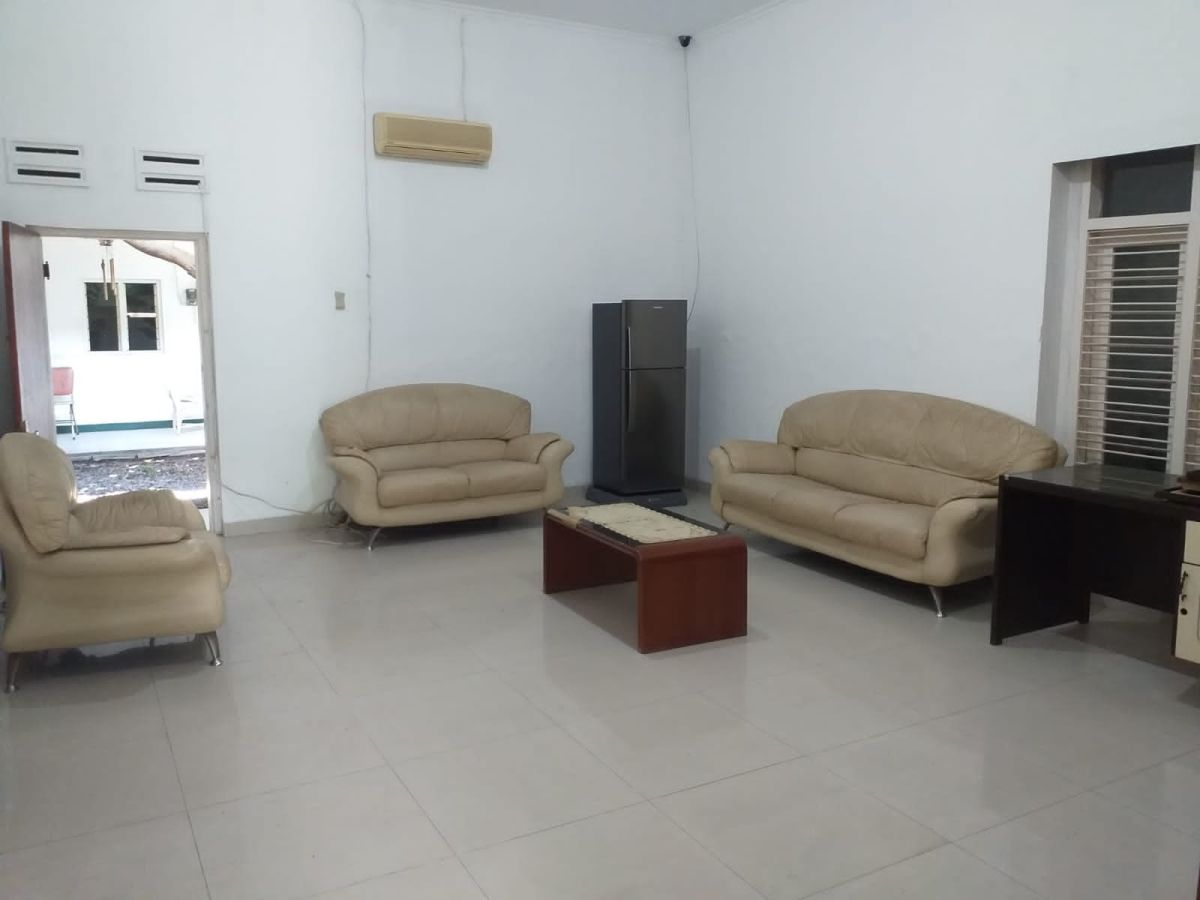 Dijual Rumah Tengah Kota Strategis, Lokasi di Laweyan - Solo - Foto 4