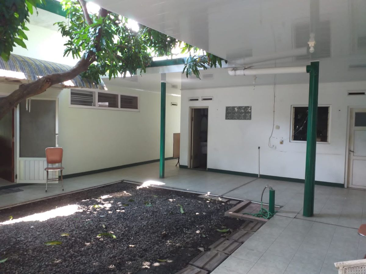 Dijual Rumah Tengah Kota Strategis, Lokasi di Laweyan - Solo - Foto 5