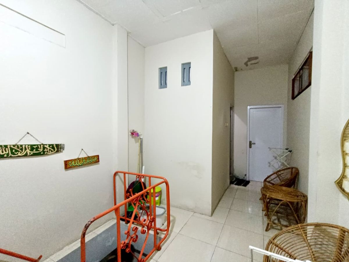 Dijual Rumah Bagus 1½ Lantai Siap Pakai, Lokasi di Gonilan, Kartasura, Solo - Foto 2