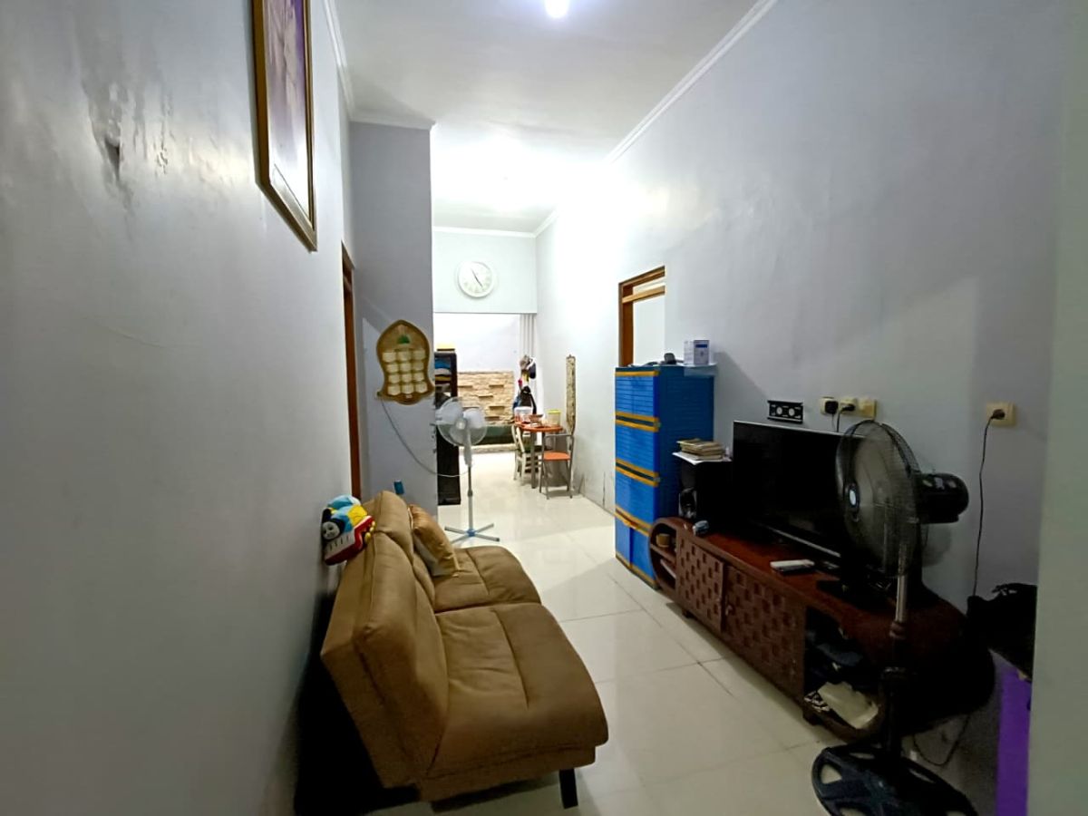 Dijual Rumah Bagus 1½ Lantai Siap Pakai, Lokasi di Gonilan, Kartasura, Solo - Foto 6