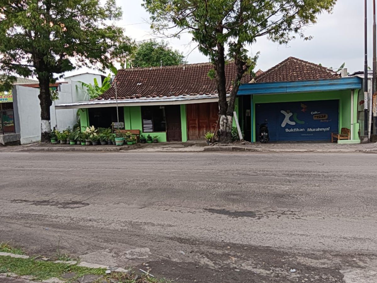 Dijual Rumah Luas dan Asri di Gayam, Sukoharjo