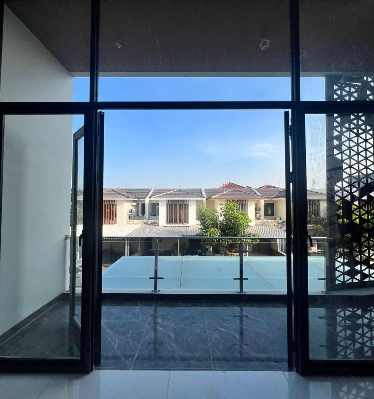 Jual Cepat Rumah Lokasi Premium @Dian Istana Surabaya - Foto 4