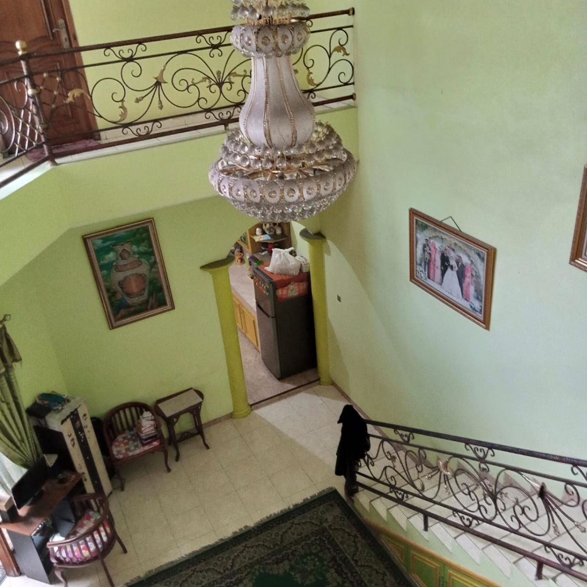 Dijual Rumah Bagus 2 Lantai + Gudang Siap Pakai Strategis di Pinggir Jalan Raya Utama di Jebres, Solo - Foto 2