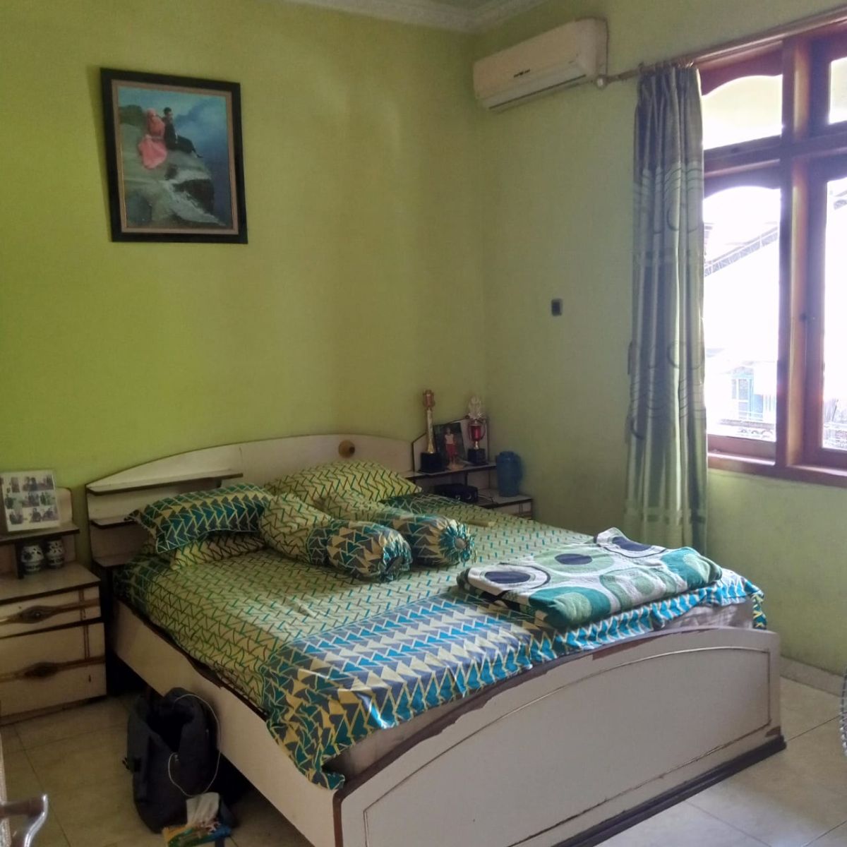 Dijual Rumah Bagus 2 Lantai + Gudang Siap Pakai Strategis di Pinggir Jalan Raya Utama di Jebres, Solo - Foto 4