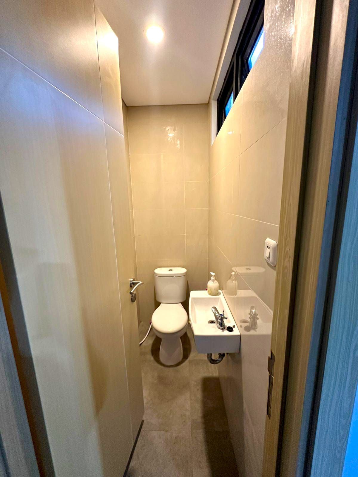 Dijual Rumah Bagus minimalis 2 Lantai  ( Full Furnished )  Lokasi Cluster di Colomadu - Foto 3