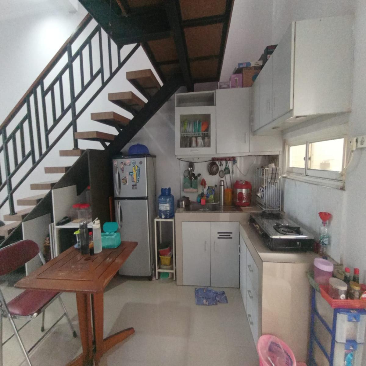 Dijual Rumah bagus 1,5 Lantai Strategis Siap Pakai di Gedongan Colomadu Solo - Foto 4