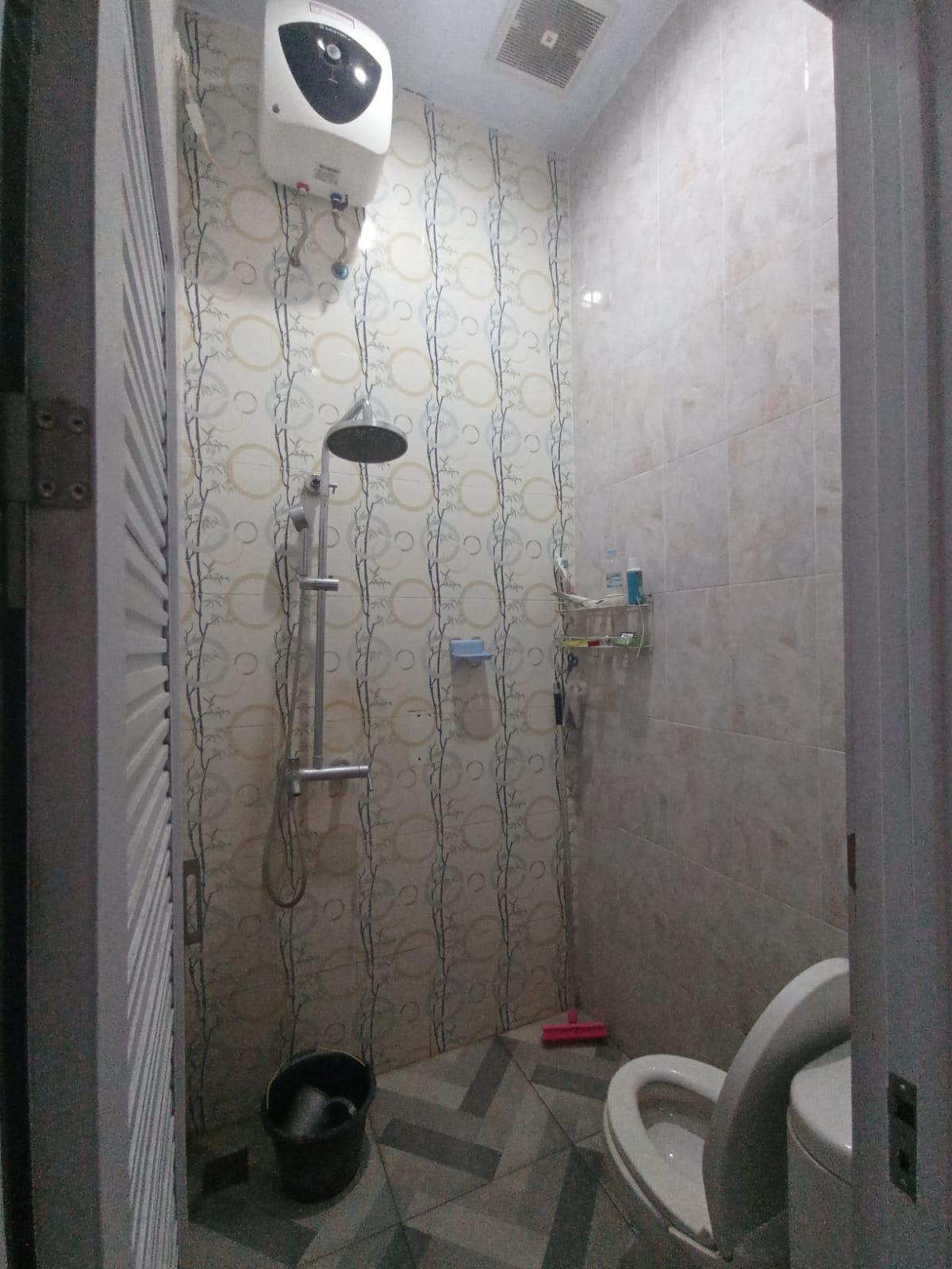 Dijual Rumah bagus 1,5 Lantai Strategis Siap Pakai di Gedongan Colomadu Solo - Foto 5