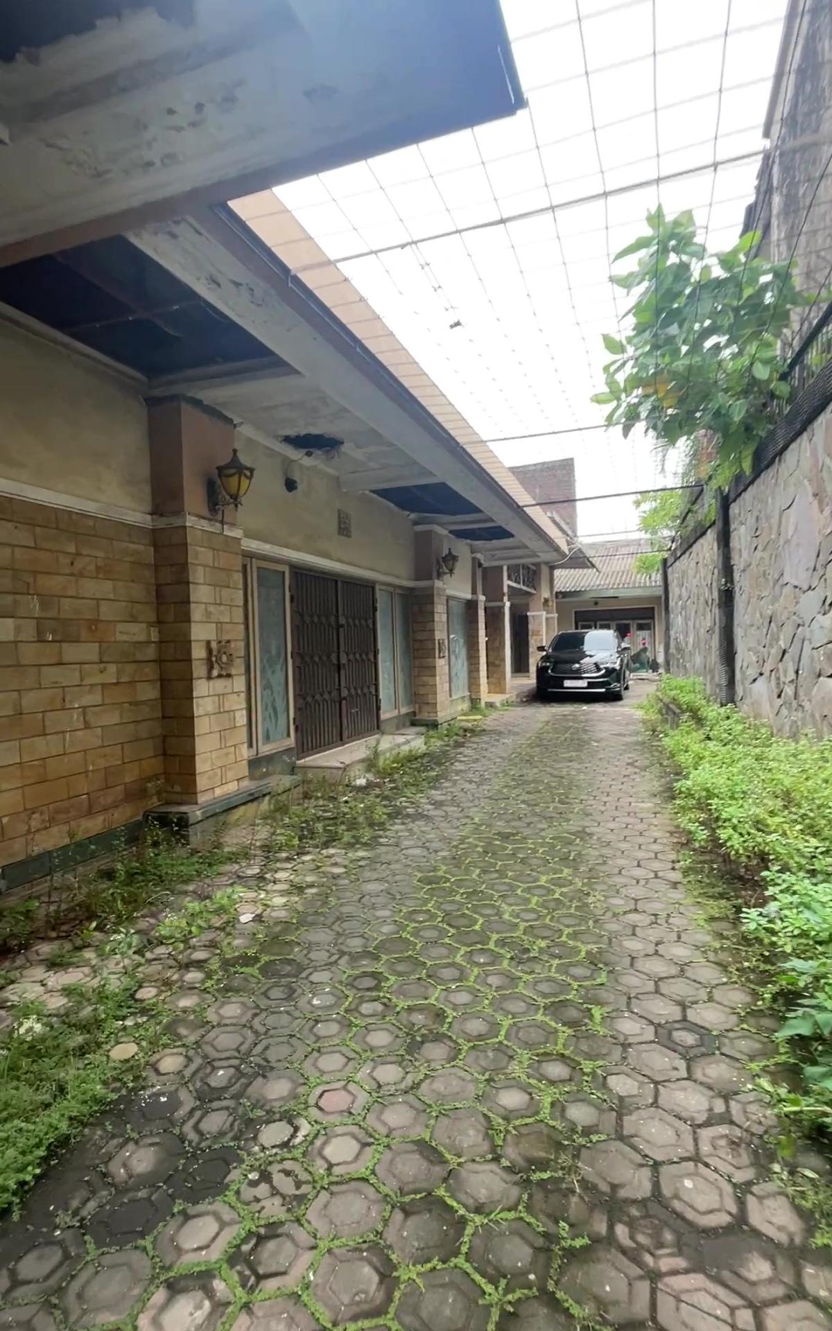 Rumah Bagus Besar Cocok untuk Kantor di Jl. Widoharjo ,Semarang Timur Bisa Nego - Foto 3