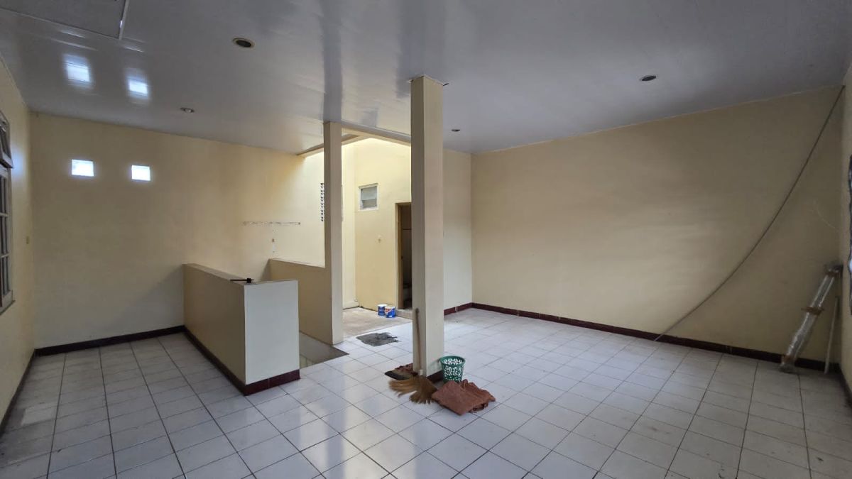 Dijual Rumah Strategis Siap Pakai, Dekat Jalan Yos Sudarso Serengan Solo - Foto 4