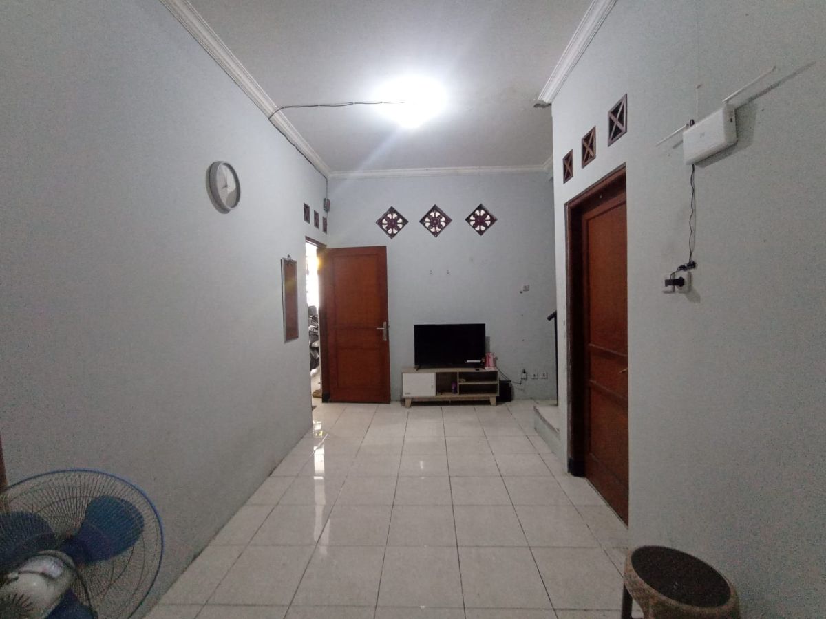 Dijual Rumah Kost Bagus 2,5 Lantai Strategis Siap Pakai, di Fajar Indah Baturan Colomadu Solo - Foto 4