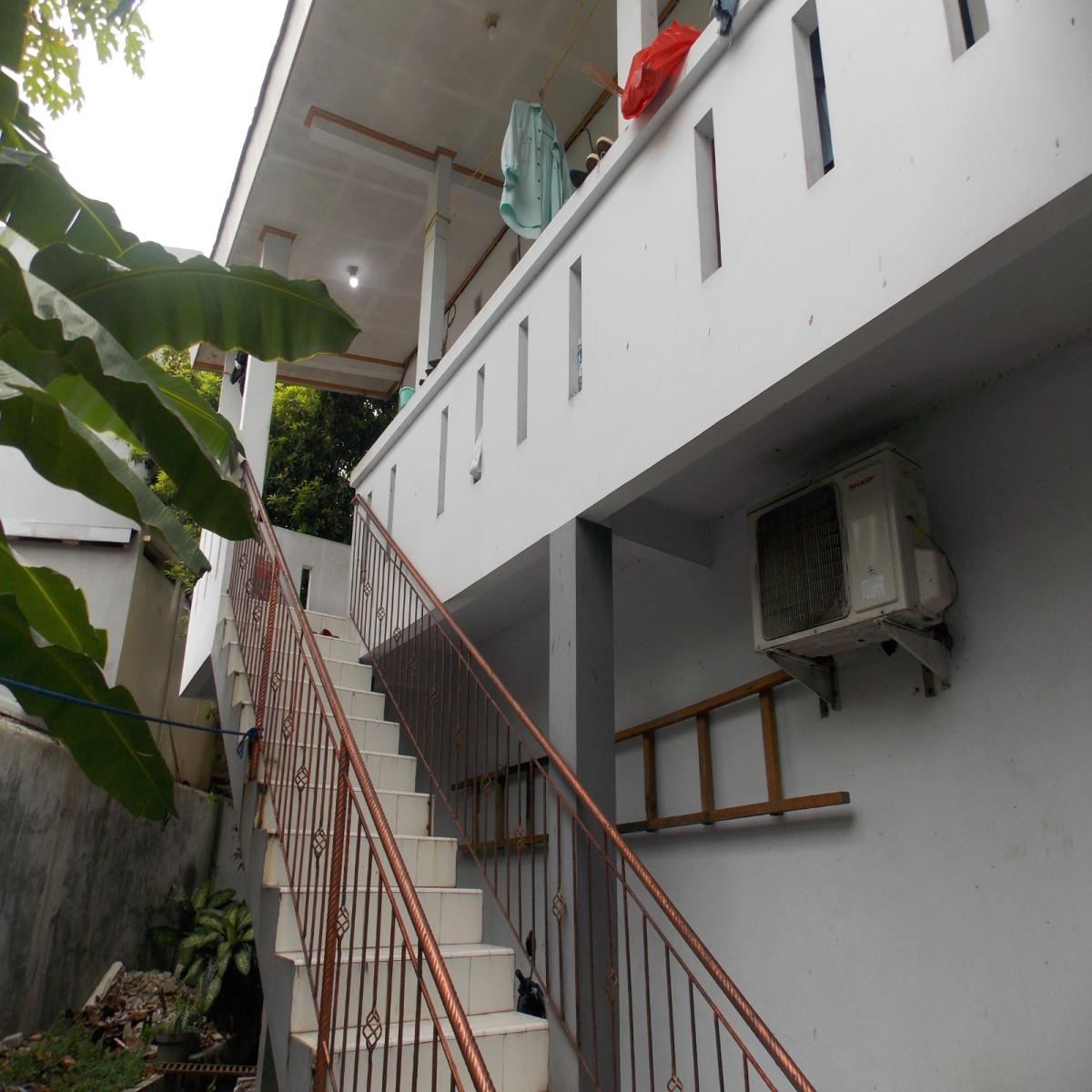 Rumah Cocok untuk di Buat Usaha Kos Kosan Lokasi Oke di Kemayoran - Foto 5