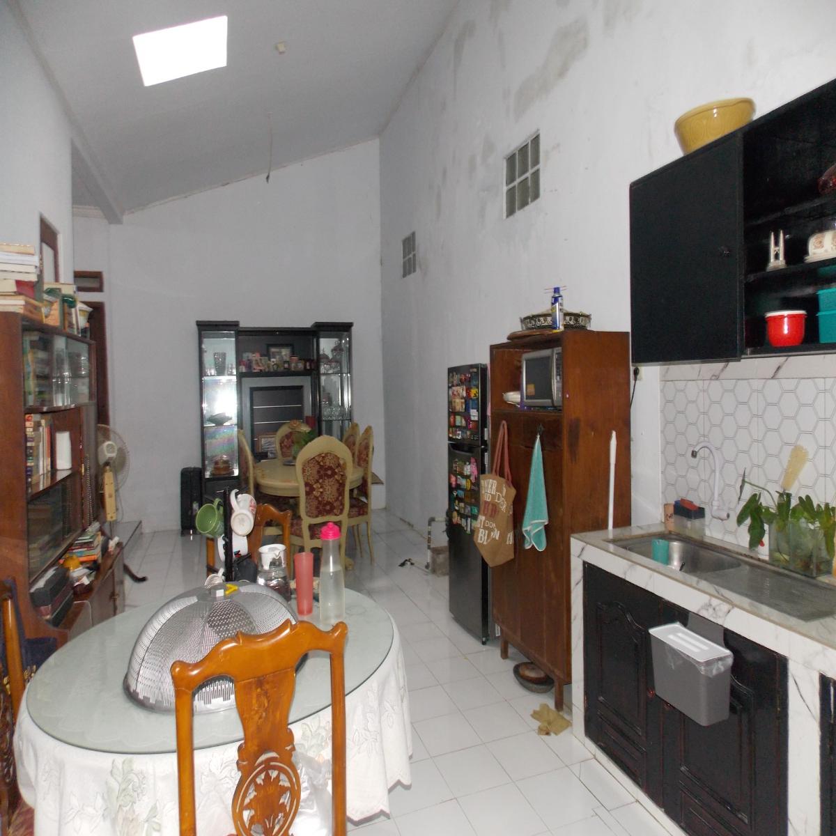 Rumah Cocok untuk di Buat Usaha Kos Kosan Lokasi Oke di Kemayoran