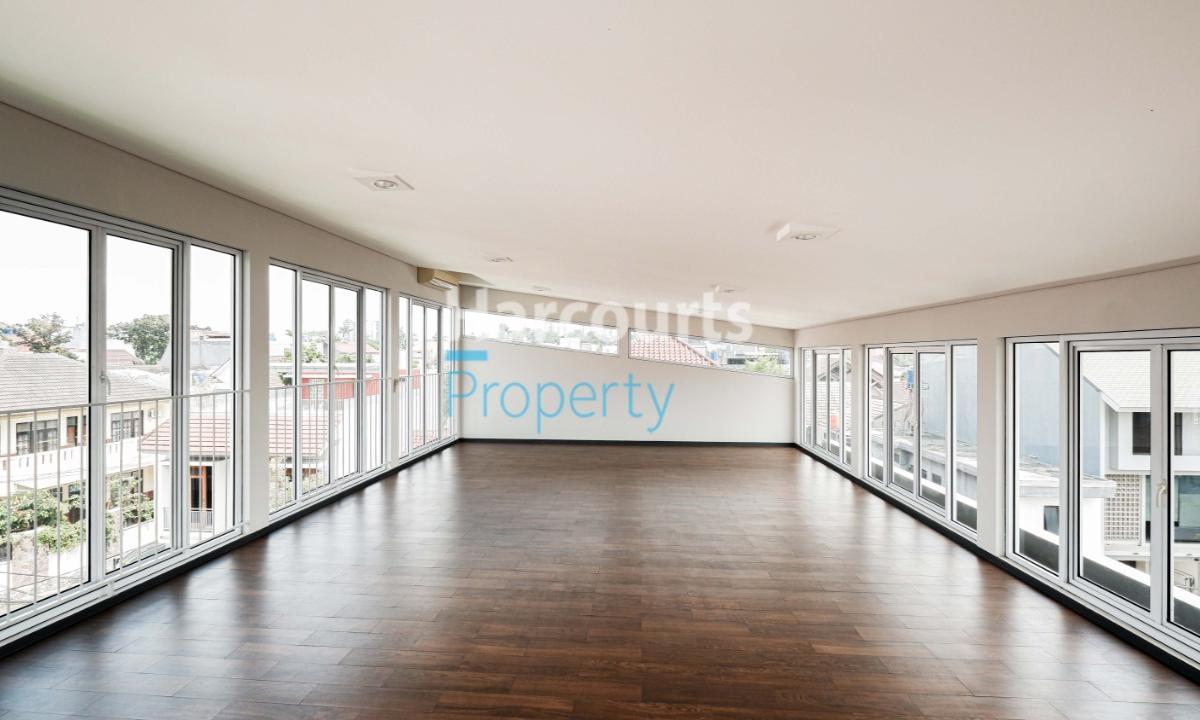 Disewakan Rumah Minimalis 2 lantai Area Jl. Cibulan Kebayoran Baru - Foto 4