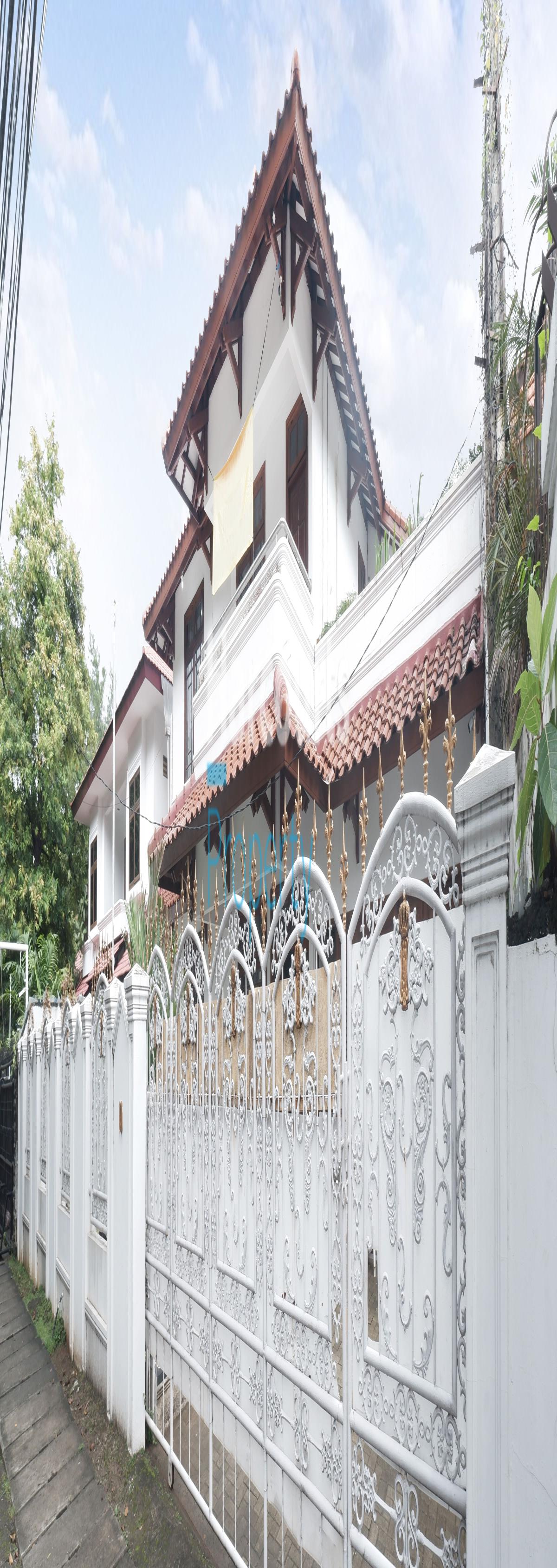 Disewakan Rumah Klasik Lokasi Strategis Area Jl. Hang Jebat Kebayoran Baru