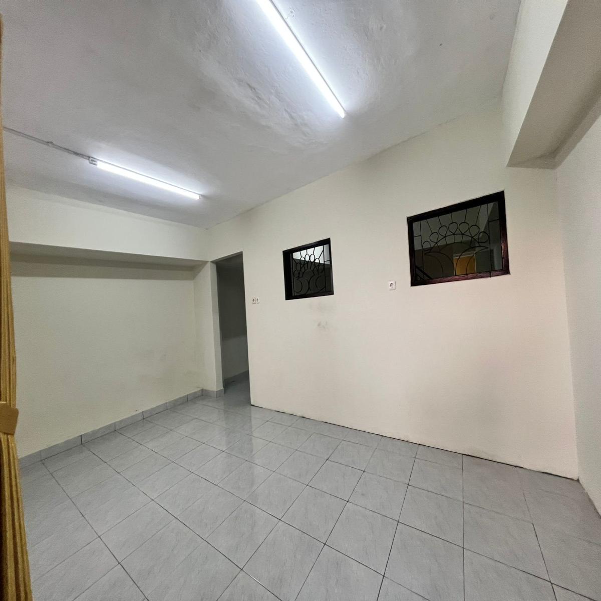 Baru Renovasi Rumah Siap Huni di Samping Jalan Tomang Raya Jakarta Barat, Nego Sampai Deal - Foto 3