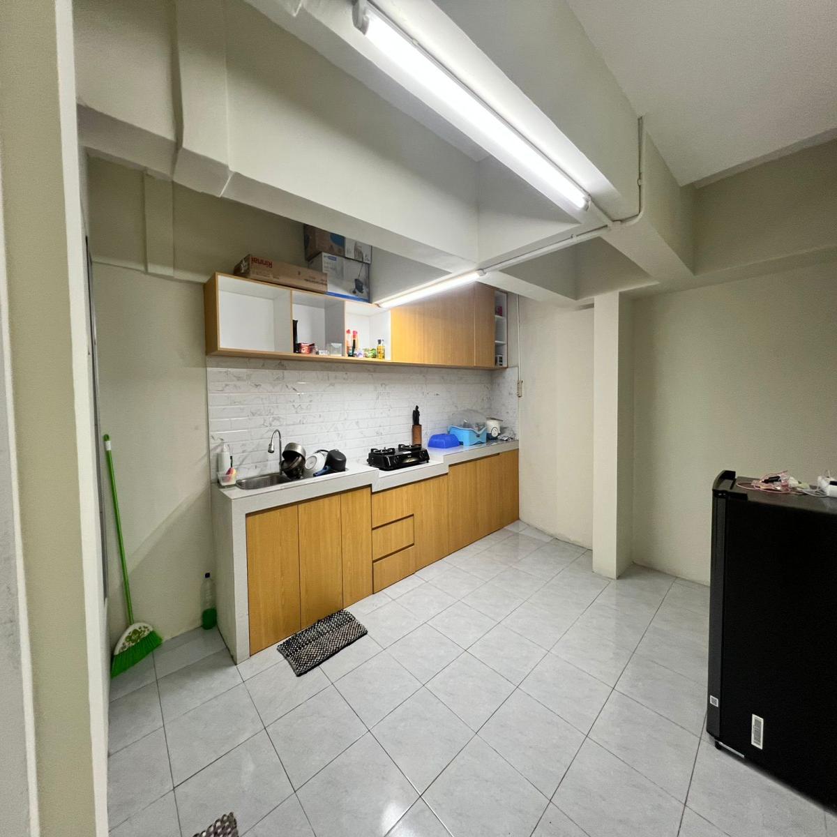 Baru Renovasi Rumah Siap Huni di Samping Jalan Tomang Raya Jakarta Barat, Nego Sampai Deal - Foto 9