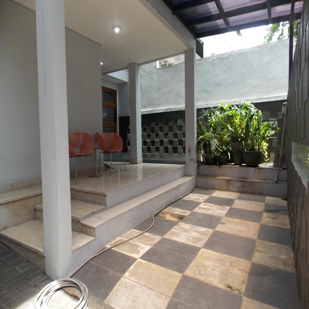 Rumah Bagus 3 Lantai dengan Swiming Pool di Cilandak Jaksel - Foto 2