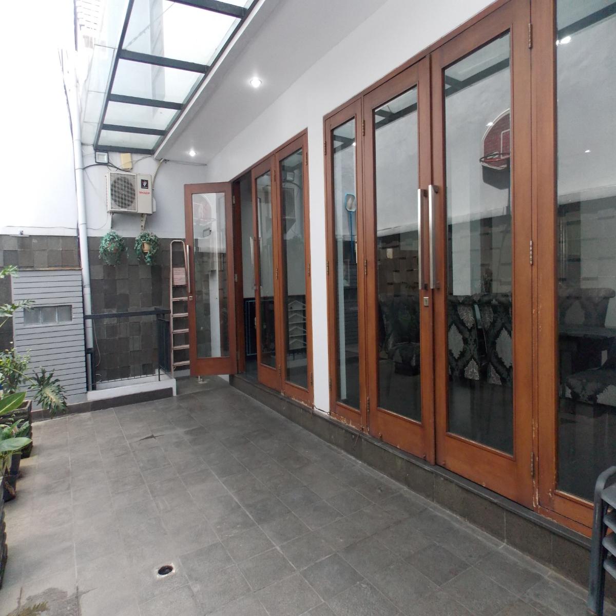 Rumah Bagus 3 Lantai dengan Swiming Pool di Cilandak Jaksel - Foto 6