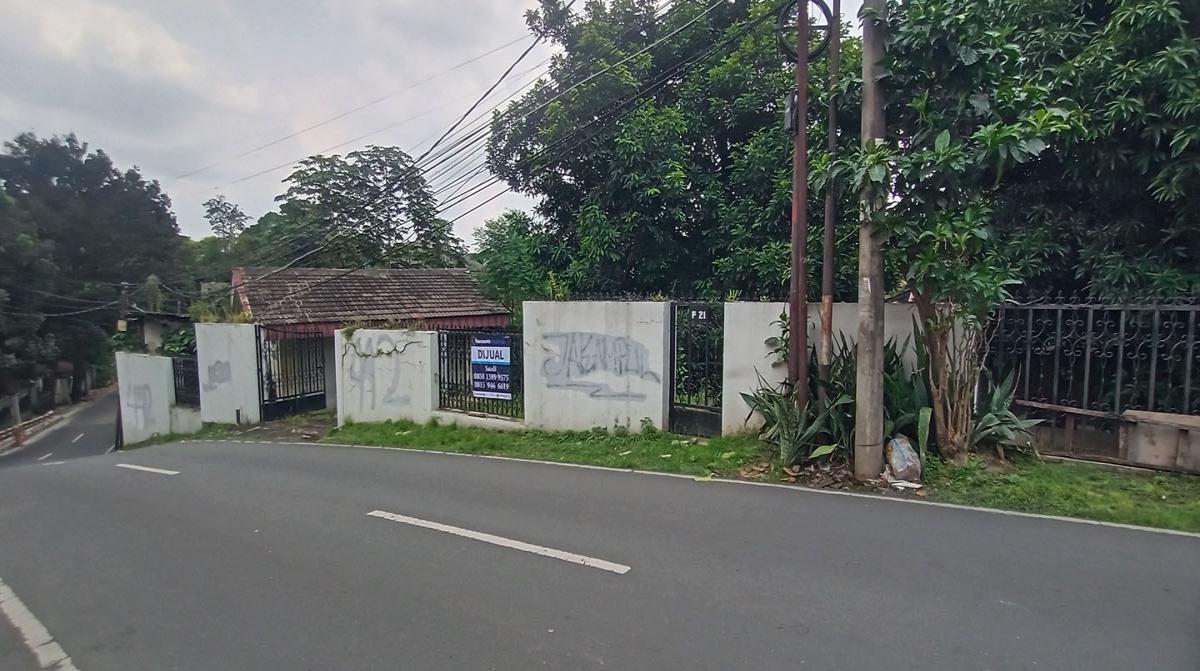 Dijual Rumah Luas dan Nyaman — Dekat Tol Andara, Pondok Labu, Jakarta Selatan - Foto 2