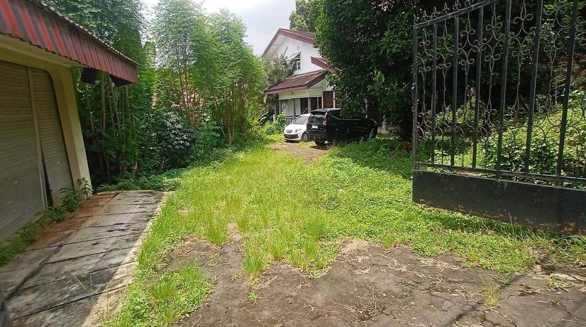 Dijual Rumah Luas dan Nyaman — Dekat Tol Andara, Pondok Labu, Jakarta Selatan - Foto 4