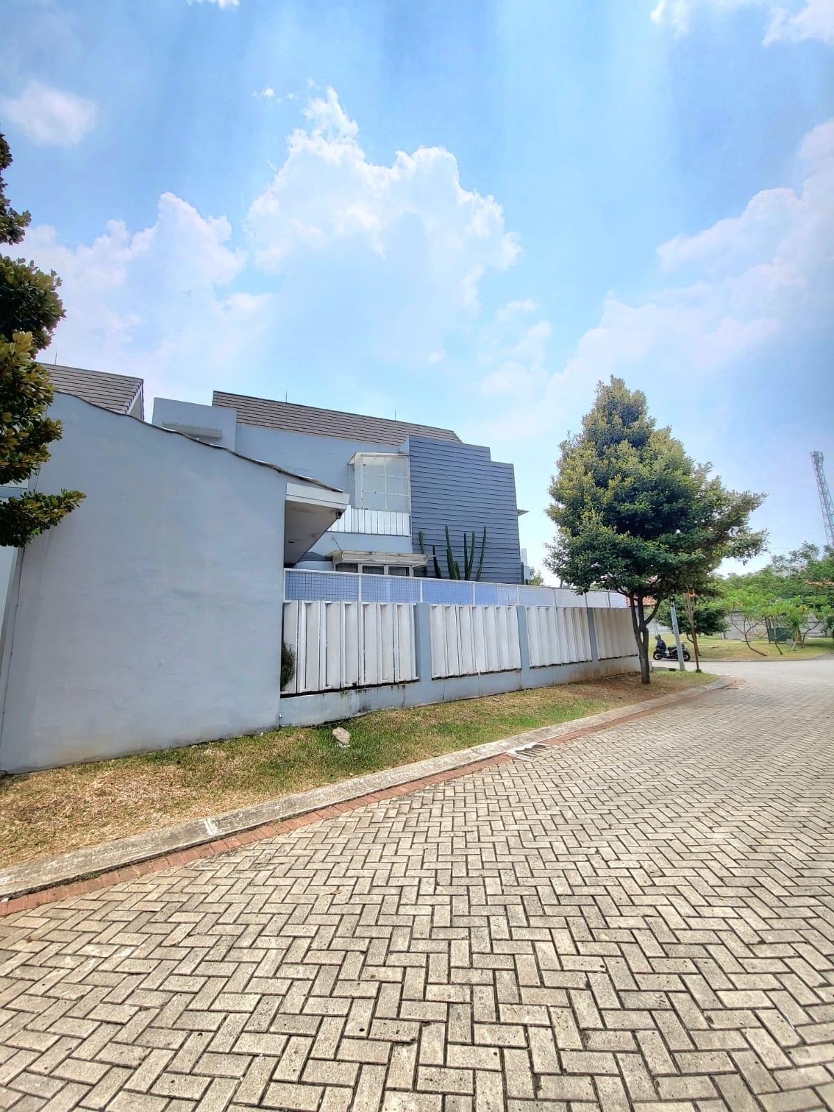 Rumah Cantik di Lingkungan Strategis di Discovery Bintaro Jaya - Foto 3