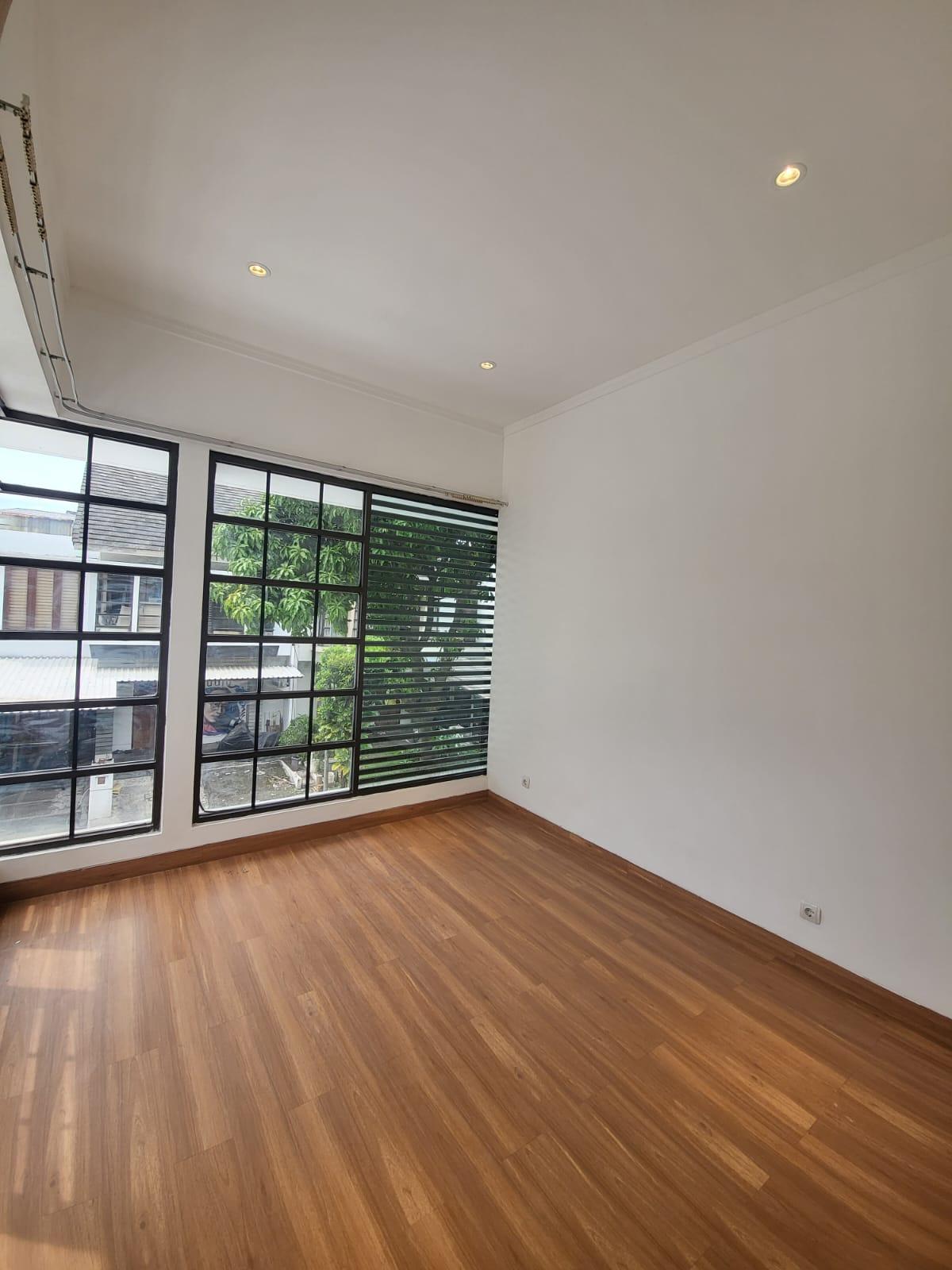 Rumah Minimalis Cantik Lokasi Oke di Bintaro Sektor 9 Tangsel - Foto 5