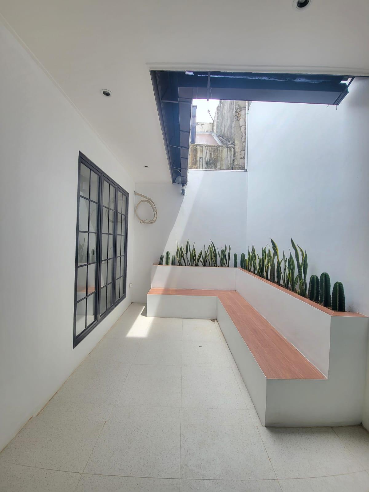 Rumah Minimalis Cantik Lokasi Oke di Bintaro Sektor 9 Tangsel - Foto 11