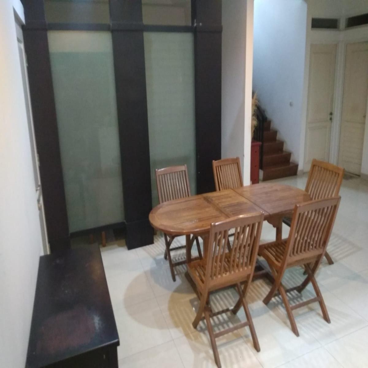 Dijual Rumah 2 Lantai Eksklusif di Central Garden Citra Grand Cibubur  Lokasi Strategis - Foto 8