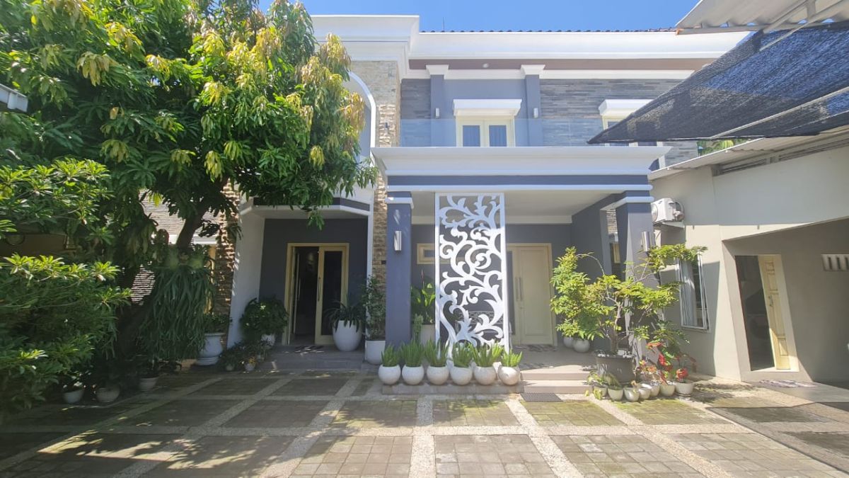Dijual Rumah Mewah Modern Minimalis, Pusat Kota di Serengan Solo