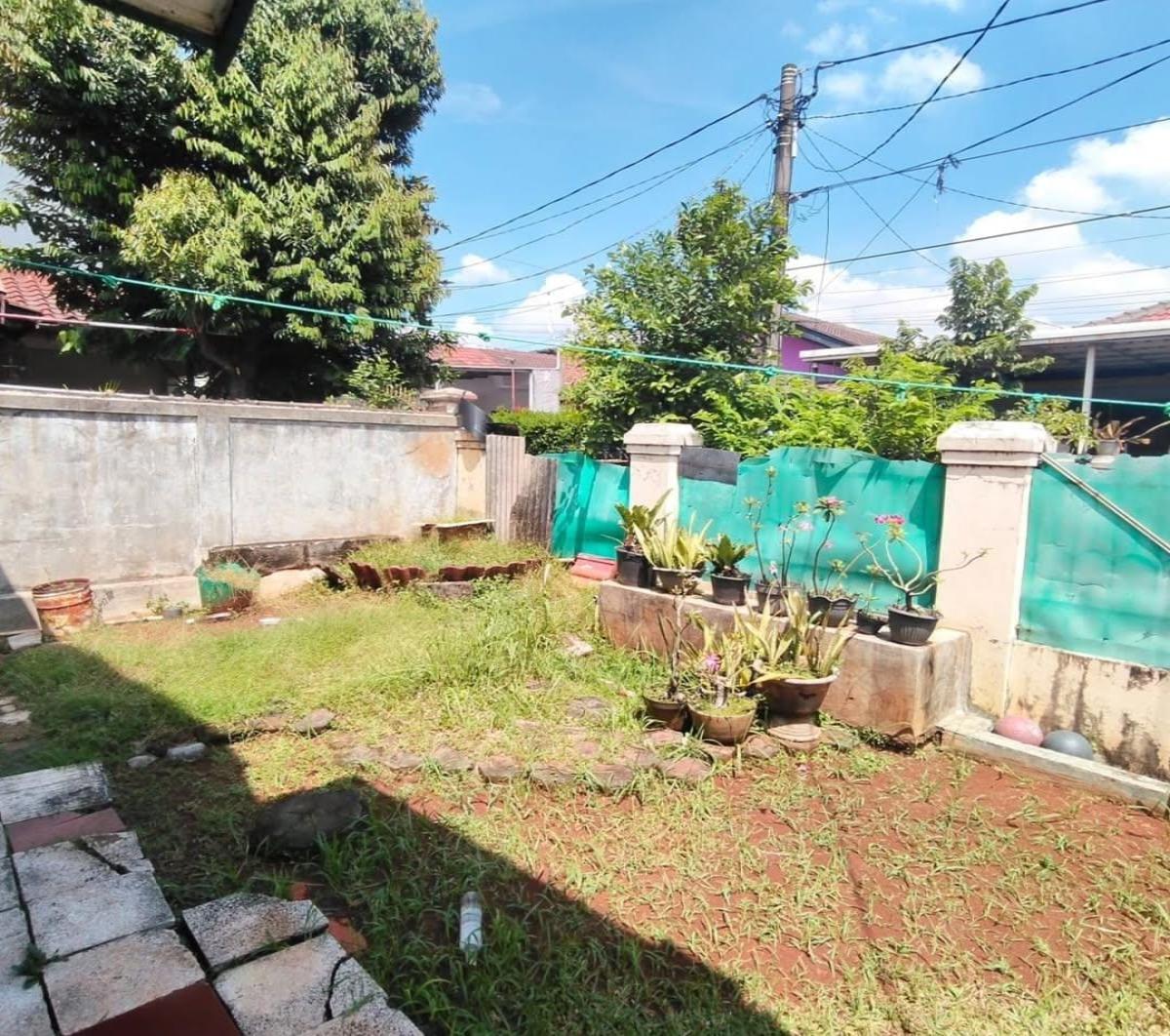 Dijual Rumah Hoek di Komplek Peruri Ciledug, Tangerang - Foto 2