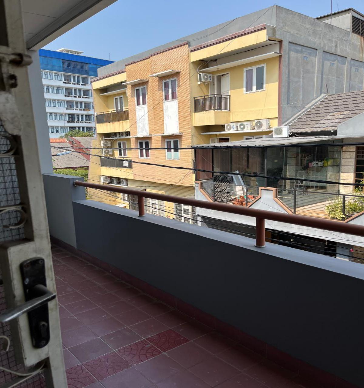 Sewa Rumah Luas 9,5 X 16 di Tawakal Tomang Jakarta Barat EF - Foto 2