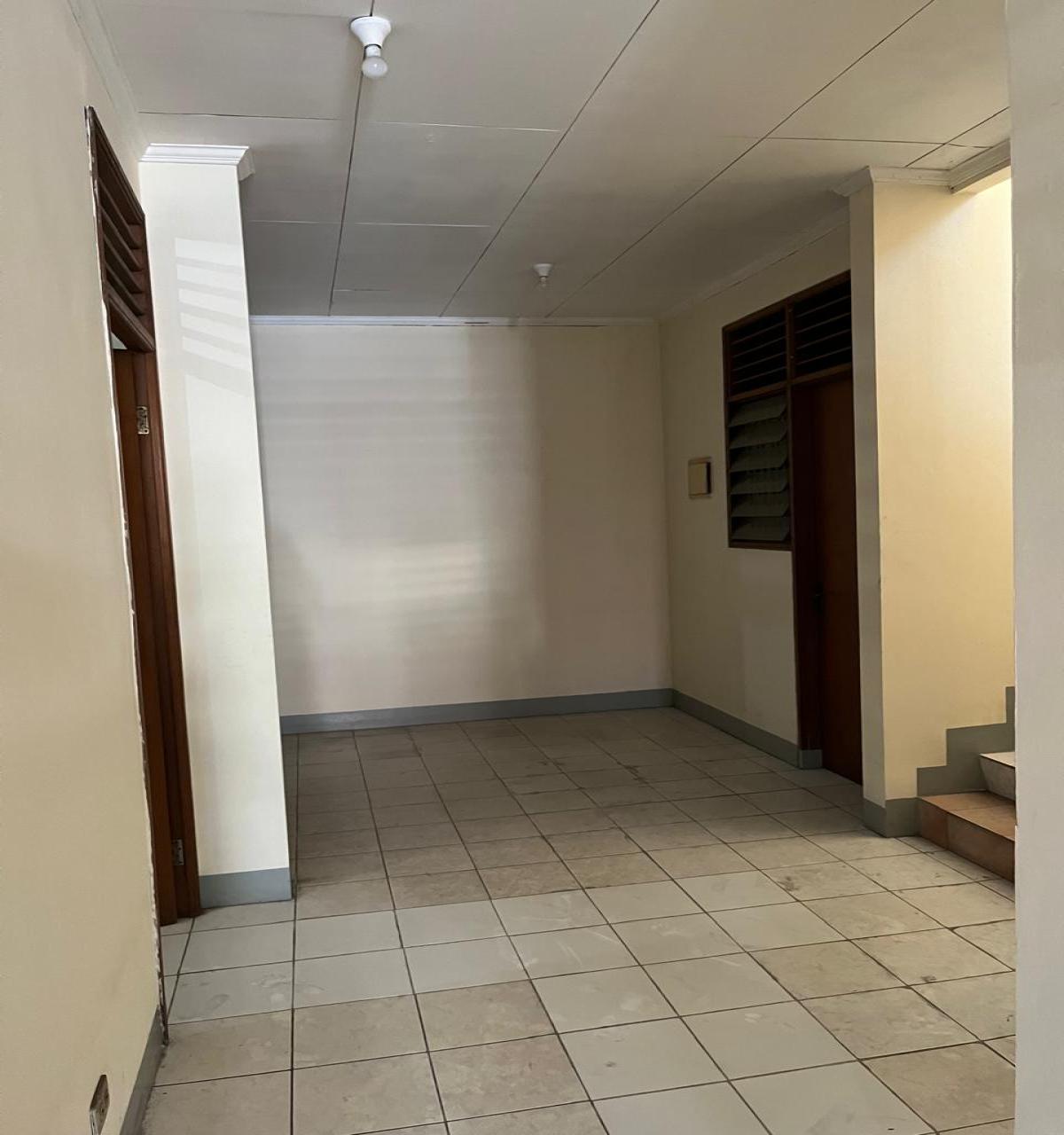 Sewa Rumah Luas 9,5 X 16 di Tawakal Tomang Jakarta Barat EF - Foto 3