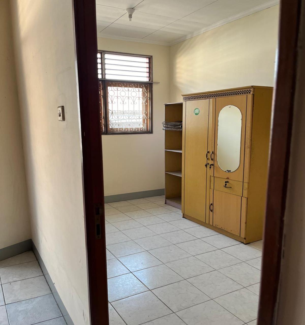 Sewa Rumah Luas 9,5 X 16 di Tawakal Tomang Jakarta Barat EF - Foto 6