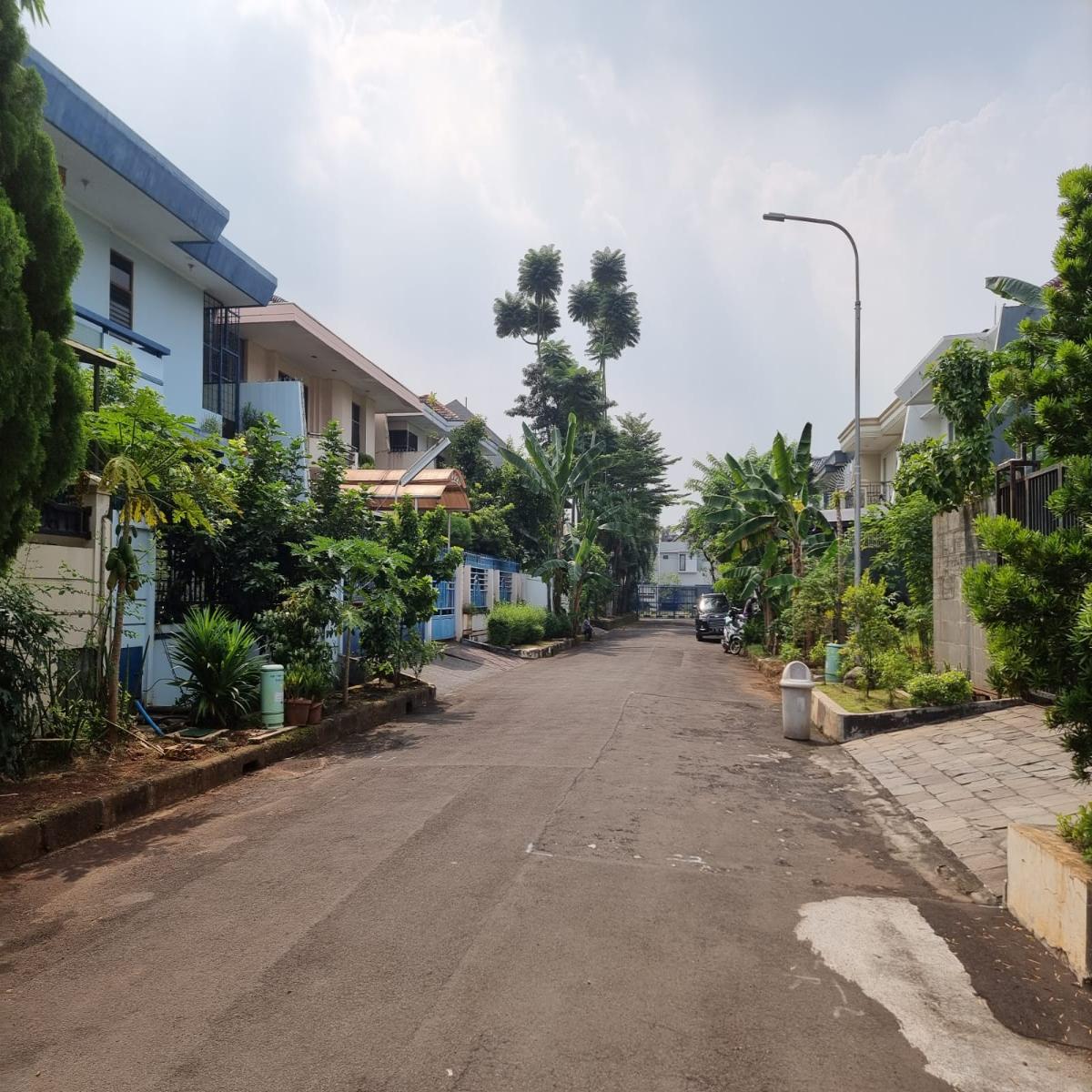 Jual Rumah Luas di Perumahan Intercon, Kebon Jeruk Jakarta Barat RR - Foto 5