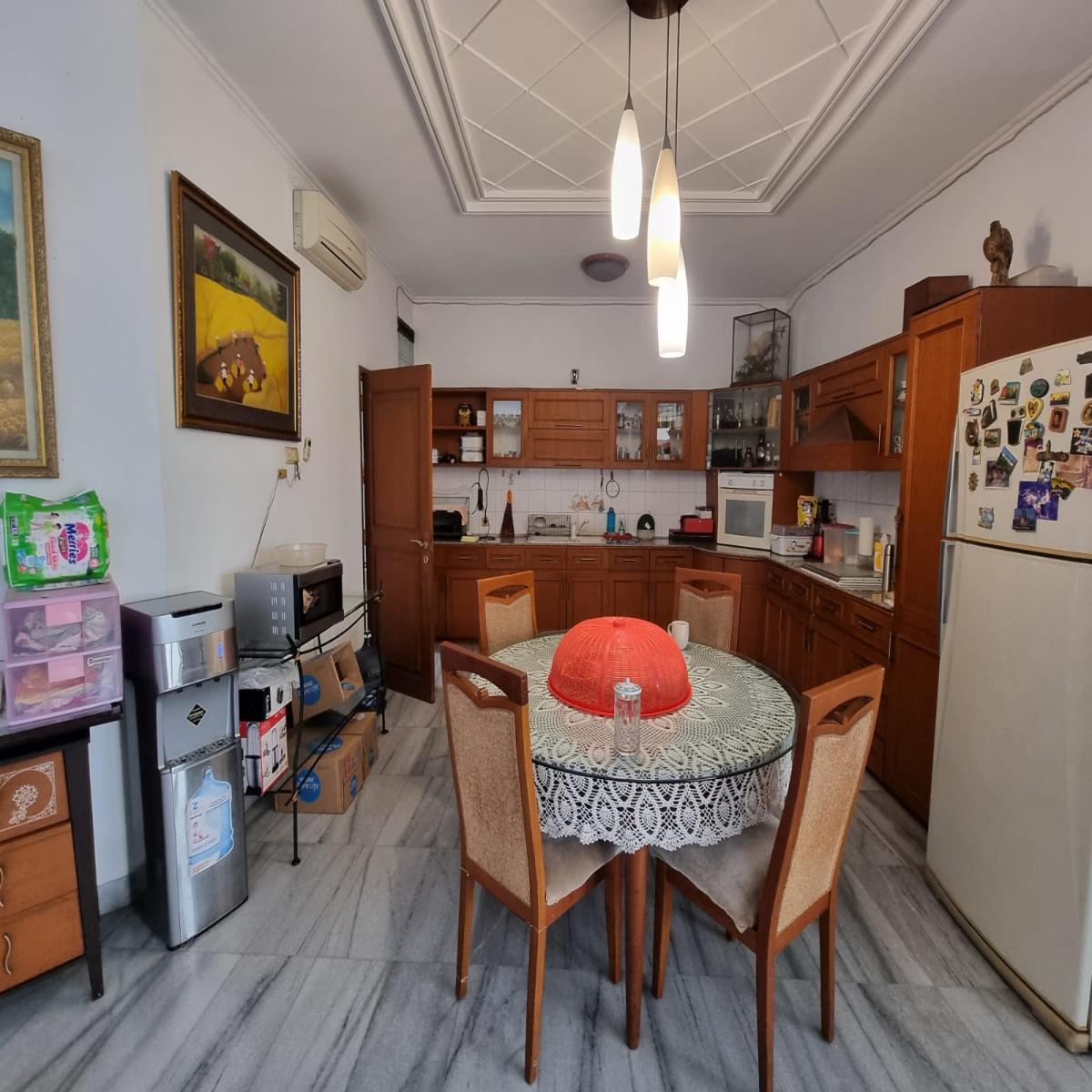 Jual Rumah Luas di Perumahan Intercon, Kebon Jeruk Jakarta Barat RR - Foto 8