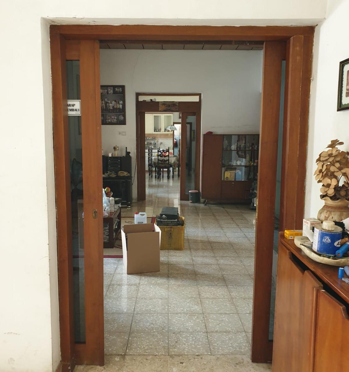 Sewa Rumah Kontrakan Bagus Furnished Besar Luas 600M  Di Siranda, Semarang - Foto 5