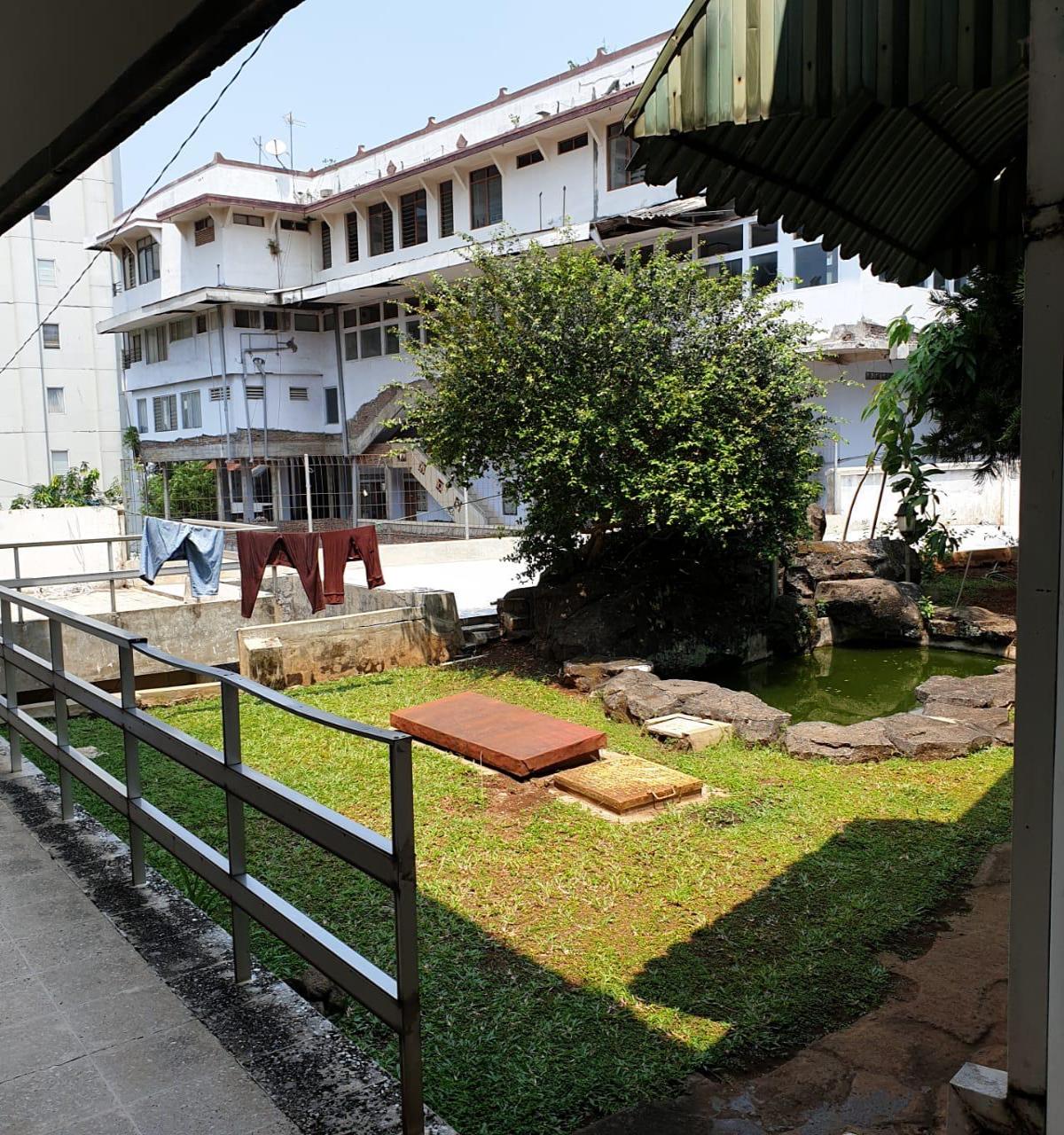 Sewa Rumah Kontrakan Bagus Furnished Besar Luas 600M  Di Siranda, Semarang - Foto 6