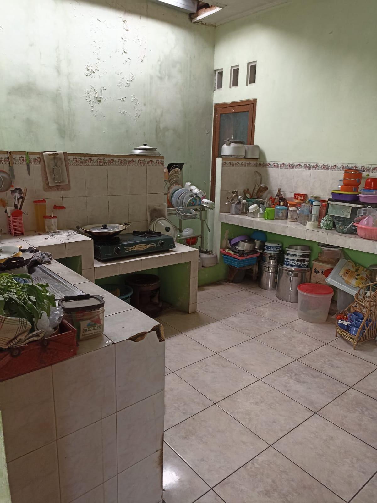 Rumah Bagus Furnished di Pudak Payung, Semarang - Foto 9