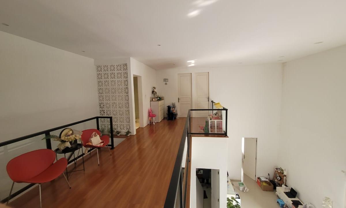 Sewa Kontrakan Rumah Mewah Bagus Modern Furnish di Ahmad Yani Semarang Barat