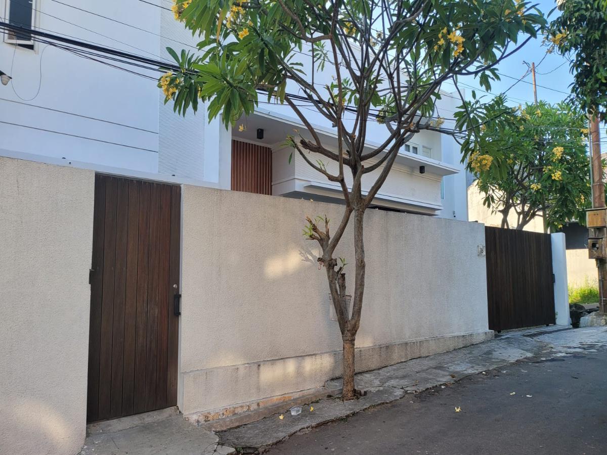 Sewa Kontrakan Rumah Mewah Bagus Modern Furnish di Ahmad Yani Semarang Barat - Foto 8