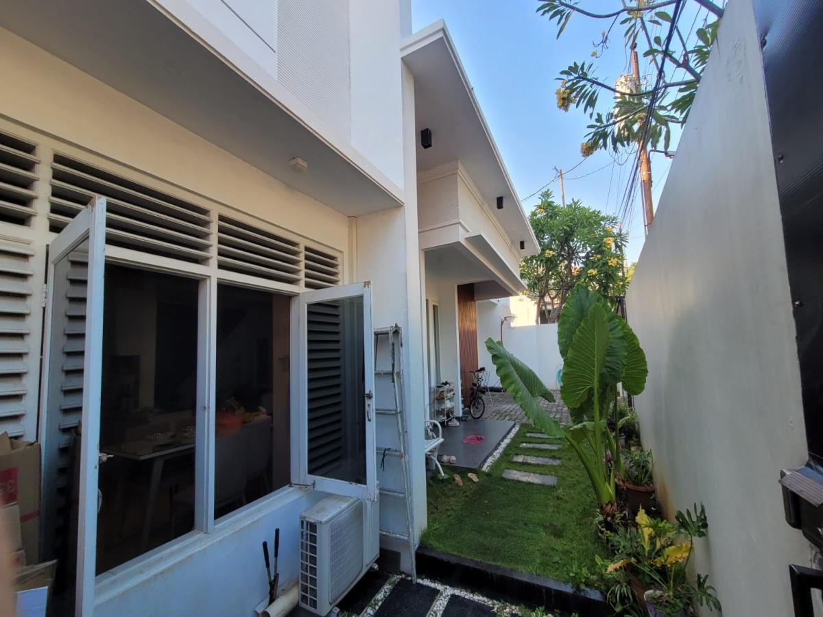 Sewa Kontrakan Rumah Mewah Bagus Modern Furnish di Ahmad Yani Semarang Barat - Foto 9