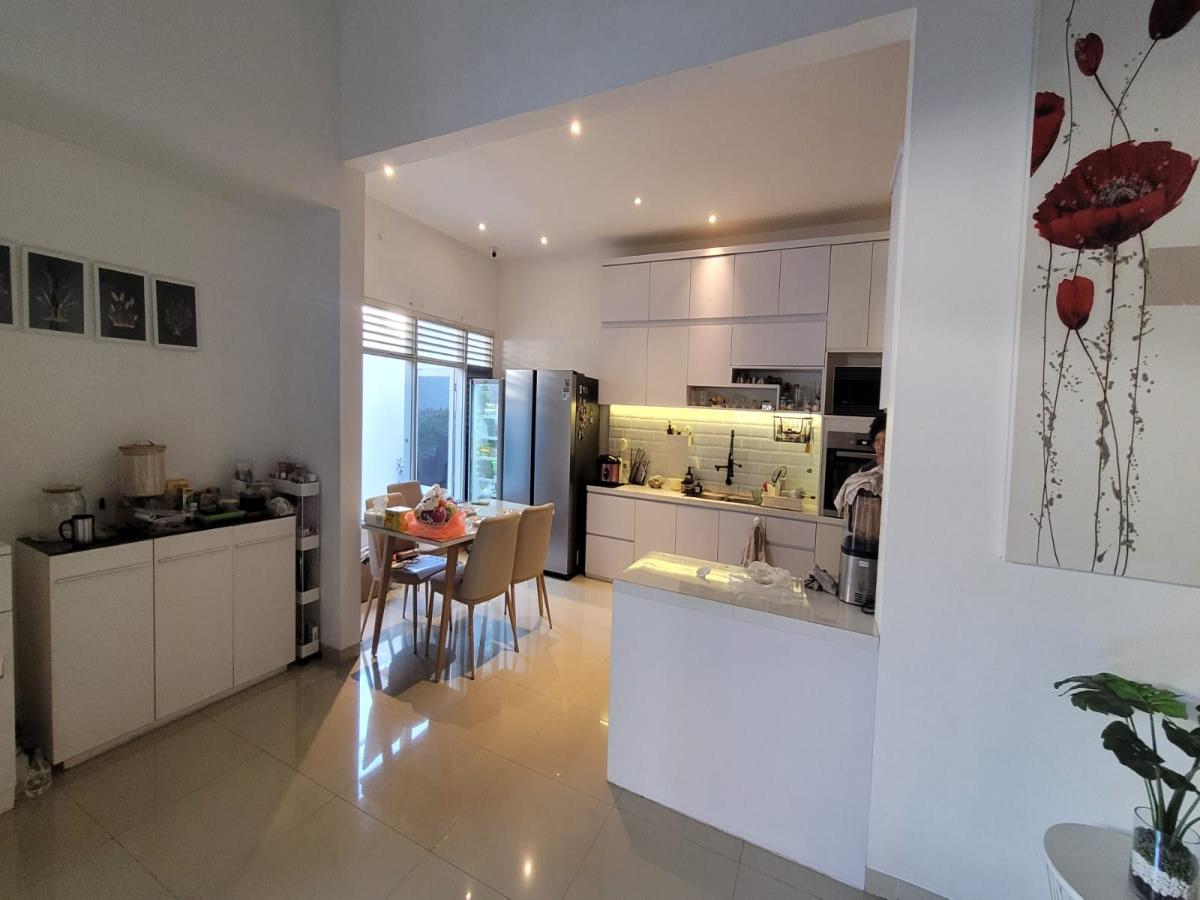 Sewa Kontrakan Rumah Mewah Bagus Modern Furnish di Ahmad Yani Semarang Barat - Foto 12