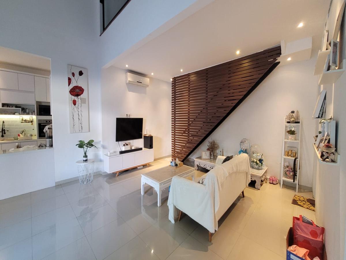 Sewa Kontrakan Rumah Mewah Bagus Modern Furnish di Ahmad Yani Semarang Barat - Foto 13